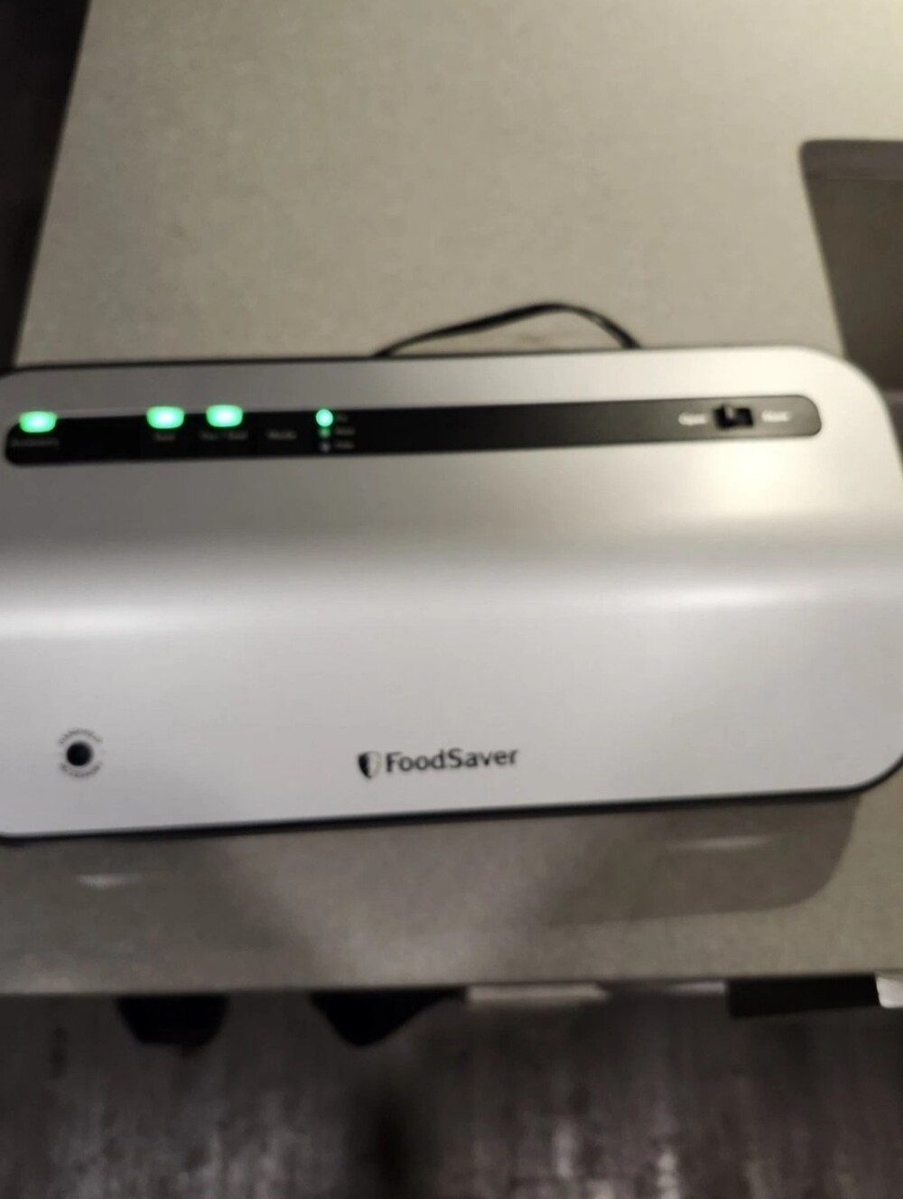 FoodSaver Vacuum Sealer VS2270 With Bags